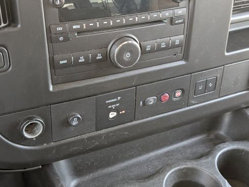 Used 2019 Chevrolet Express 2500 LT w/ LT Preferred Equipment Group RWD image 16