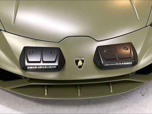 Used 2024 Lamborghini Huracan Sterrato image 31