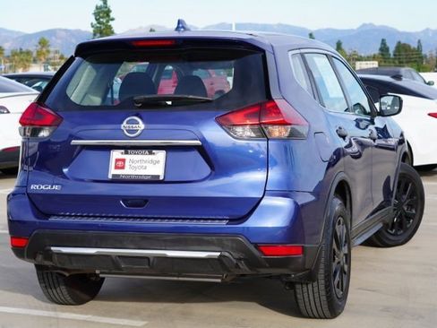 Used 2018 Nissan Rogue S image 6