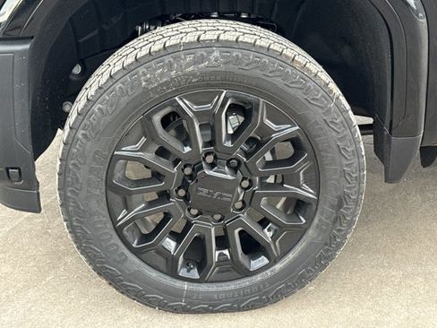 New 2026 GMC Sierra 2500 Denali Ultimate w/ LPO, Black Badging Package AWD/4WD image 17