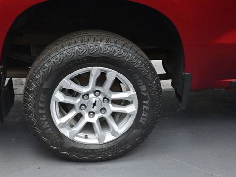 Used 2023 Chevrolet Silverado 1500 RST AWD/4WD image 33