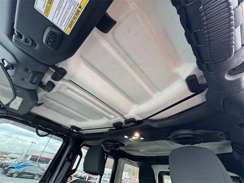 Used 2020 Jeep Wrangler Unlimited Sahara w/ Safety Group image 17