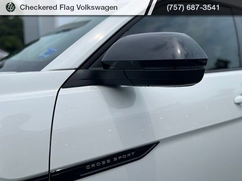 Used 2023 Volkswagen Atlas Cross Sport SEL R-Line AWD/4WD image 2