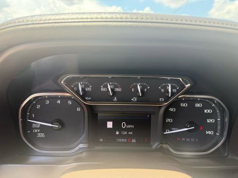 Used 2019 GMC Sierra 1500 SLT w/ SLT Premium Plus Package AWD/4WD image 21