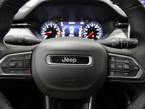 Used 2025 Jeep Compass Limited AWD/4WD image 15