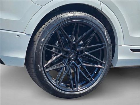 Used 2021 Audi SQ8 Premium Plus w/ SQ8 Black Optic Package AWD/4WD image 29