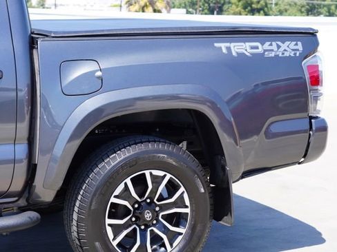 Used 2021 Toyota Tacoma TRD Sport w/ Technology Package AWD/4WD image 12