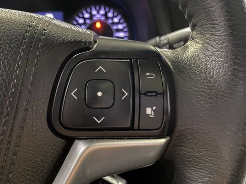 Used 2017 Toyota Sienna XLE w/ XLE Navigation Package FWD image 12