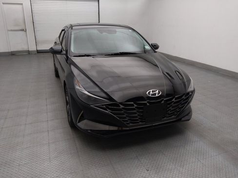 Used 2023 Hyundai Elantra Limited w/ Preferred Accessory Package FWD image 14