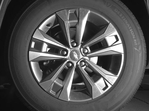 Used 2025 Chevrolet Equinox LT FWD image 14