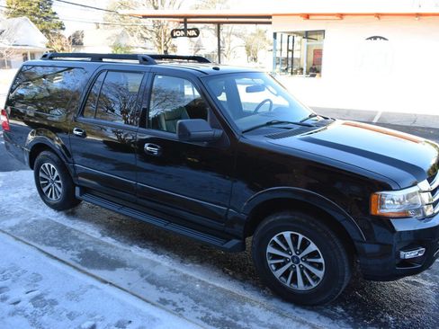 Used 2017 Ford Expedition EL XLT w/ Equipment Group 202A image 44