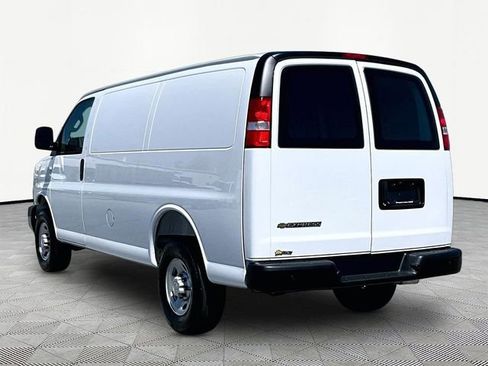 New 2026 Chevrolet Express 2500 w/ Driver Convenience Package RWD image 4