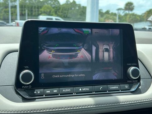 Certified 2021 Nissan Rogue SV w/ Premium Package FWD image 34