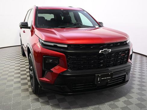 Used 2024 Chevrolet Traverse RS image 9