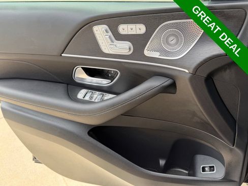 Used 2025 Mercedes-Benz GLS 450 4MATIC image 29