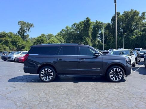 Used 2025 Ford Expedition Max Platinum w/ Driver's Package AWD/4WD image 3