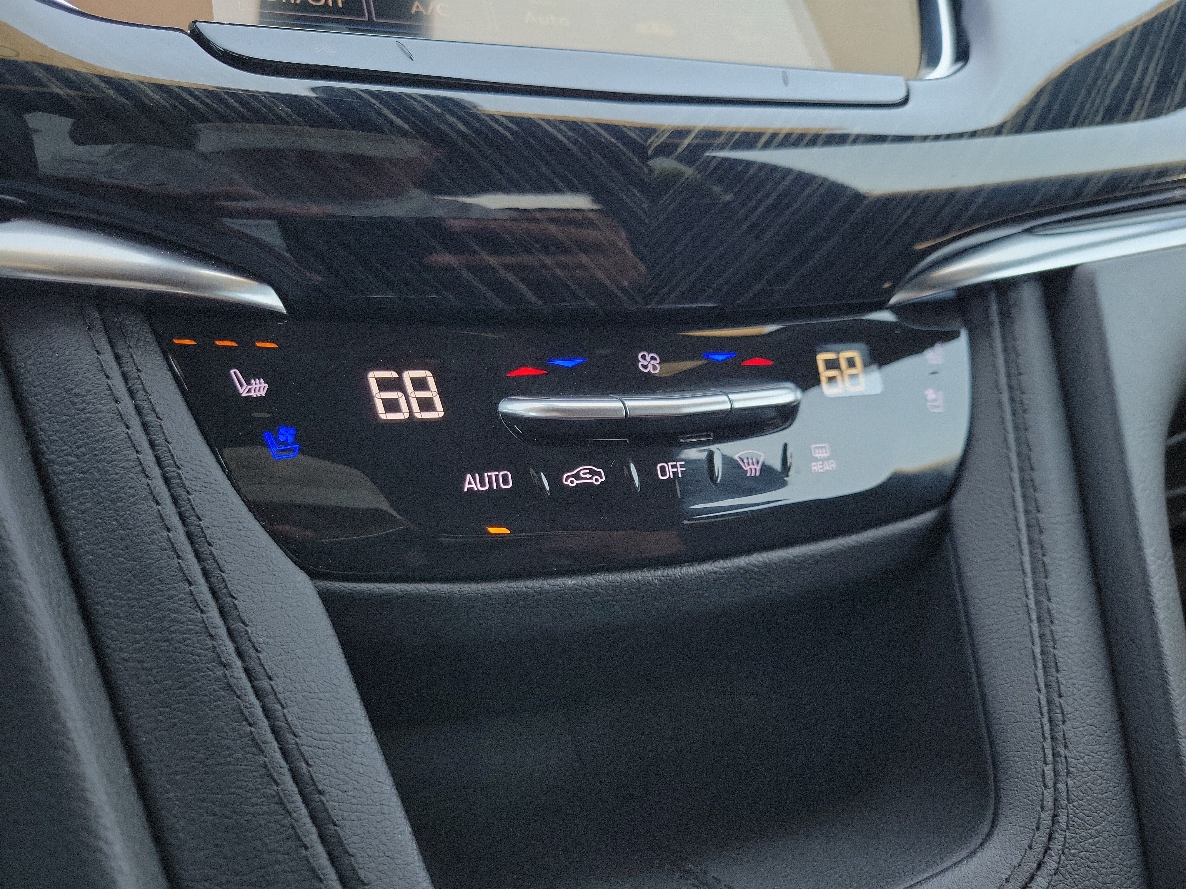 Certified 2024 Cadillac XT6 Premium Luxury w/ Technology Package AWD/4WD image 30