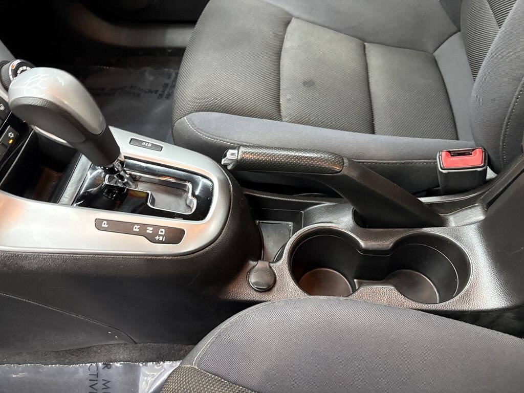 Used 2016 Chevrolet Cruze LT FWD image 14