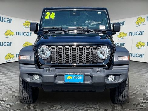 Used 2024 Jeep Wrangler Unlimited Sport AWD/4WD image 2