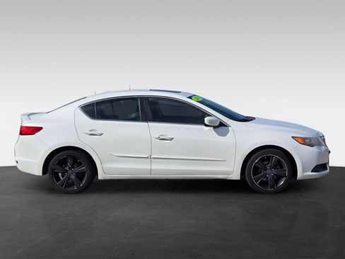 Used 2014 Acura ILX w/ Technology Package image 3