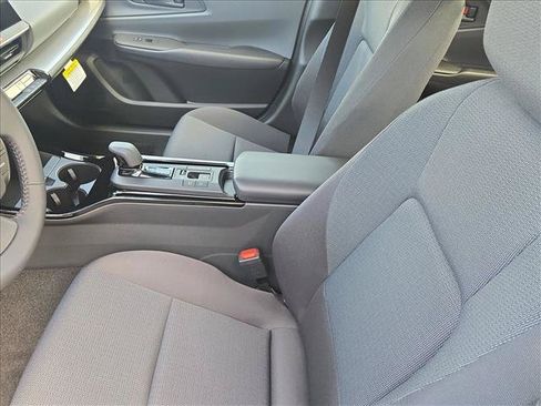 New 2027 Toyota Prius LE FWD image 4