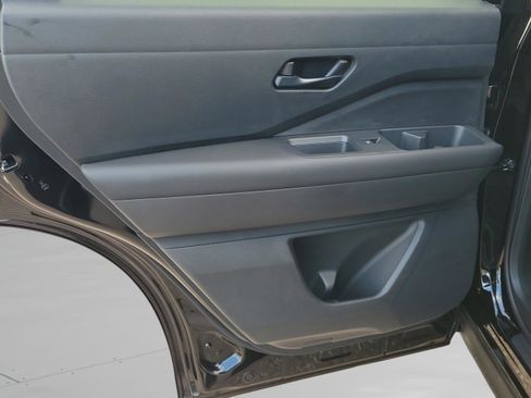 New 2025 Nissan Pathfinder SV image 11