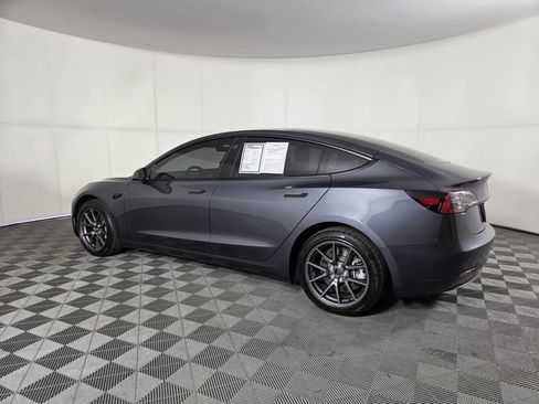 Used 2023 Tesla Model 3 Standard Range image 9