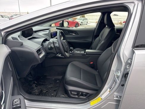 Used 2025 Toyota Prius XLE image 19