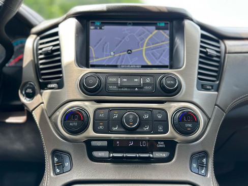 Used 2019 GMC Yukon Denali w/ Denali Ultimate Package RWD image 11