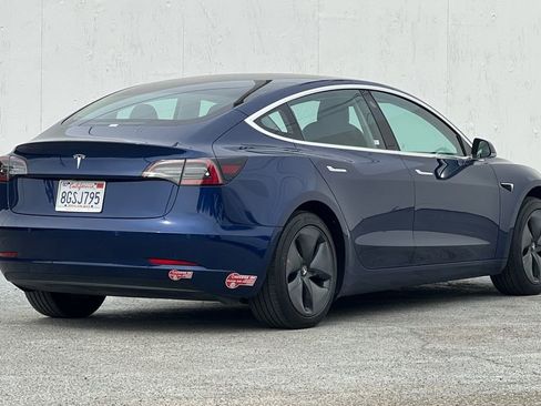 Used 2018 Tesla Model 3 Long Range RWD image 3