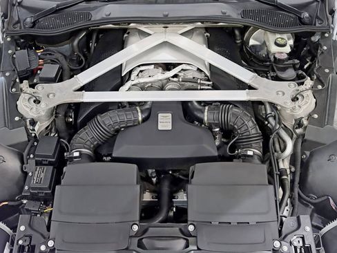 Used 2019 Aston Martin V8 Vantage Coupe RWD image 36