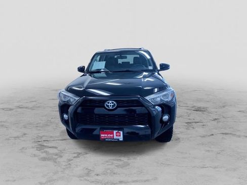 Used 2017 Toyota 4Runner SR5 Premium image 4