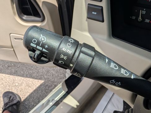 Used 2006 Cadillac XLR V RWD image 24