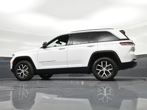Used 2024 Jeep Grand Cherokee Limited w/ Luxury Tech Group II RWD image 27