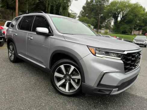 Used 2025 Honda Pilot Touring image 23