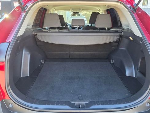 Used 2022 Toyota RAV4 LE image 8