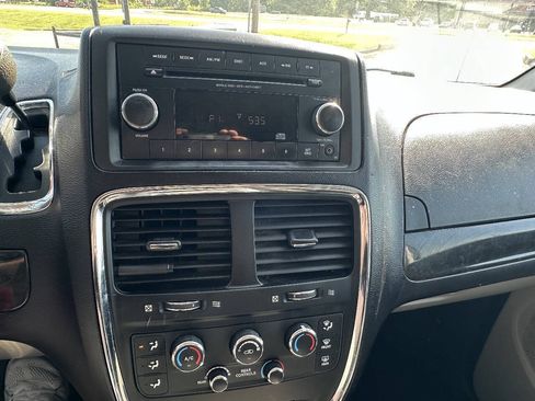 Used 2012 Dodge Grand Caravan SXT FWD image 14