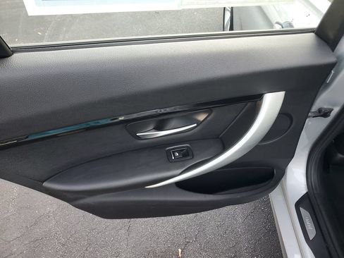 Used 2016 BMW 328i xDrive Sedan AWD/4WD image 16