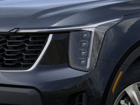 New 2026 Kia Sorento LX FWD image 11