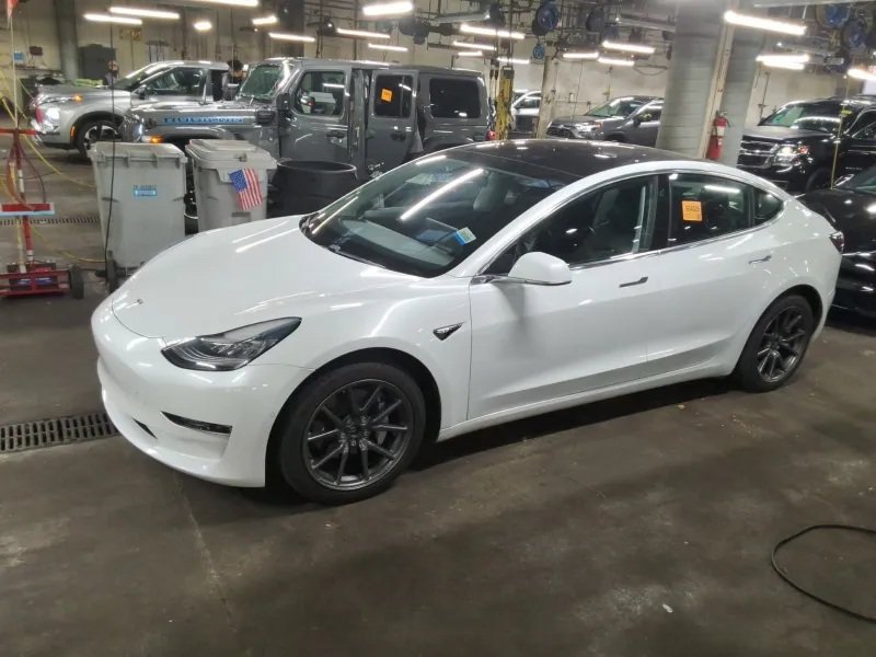 Used 2018 Tesla Model 3 Long Range AWD/4WD image 1