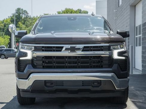 Used 2023 Chevrolet Silverado 1500 LT w/ Z71 Off-Road Package AWD/4WD image 3