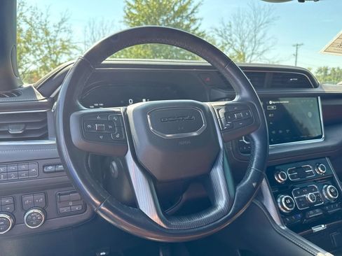 Used 2023 GMC Yukon Denali Ultimate AWD/4WD image 11