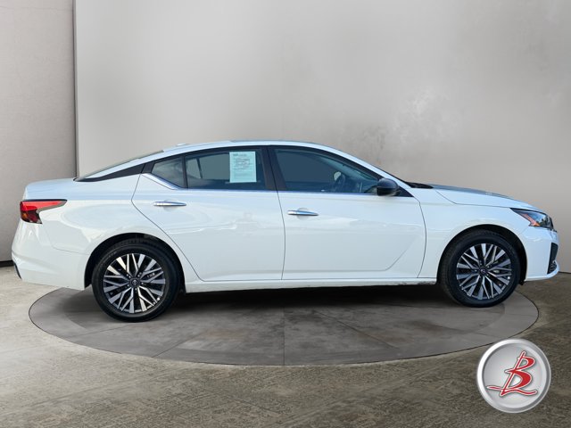 Used 2025 Nissan Altima 2.5 SV AWD/4WD image 8