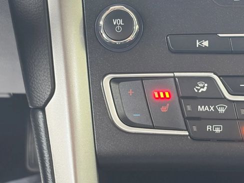 Used 2020 Ford Fusion SEL FWD image 24