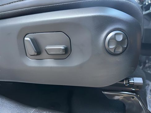 Used 2024 Jeep Wrangler High Altitude image 28