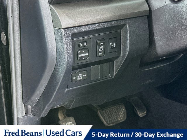 Used 2017 Toyota Tundra SR5 AWD/4WD image 14