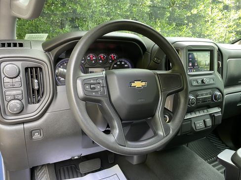 Used 2024 Chevrolet Silverado 1500 Custom AWD/4WD image 17