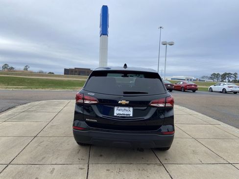 Used 2023 Chevrolet Equinox LS w/ LS Convenience Package image 9