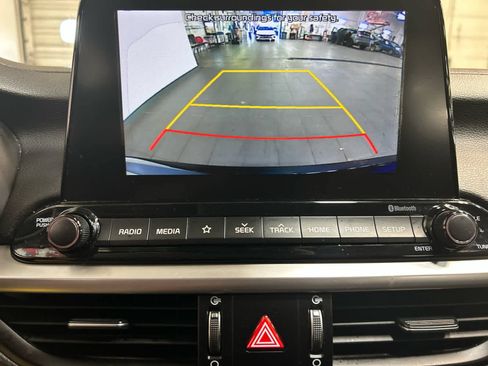 Used 2019 Kia Forte LXS FWD image 6