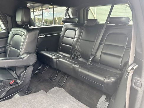 Used 2021 Lincoln Navigator L Reserve AWD/4WD image 17